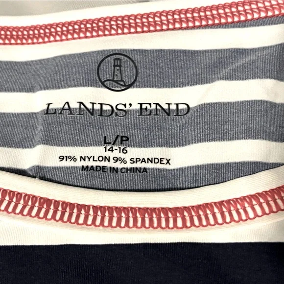 Lands’ End rash guard - LP - Picture 3 of 8